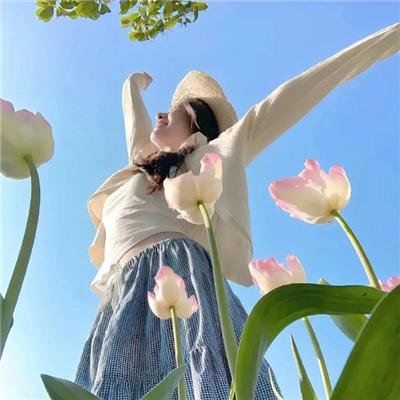 在拥挤的房间拥抱